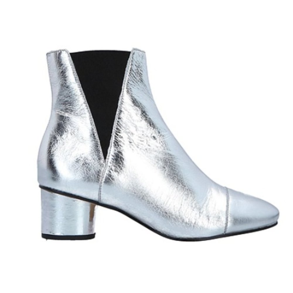 REBECCA MINKOFF Women's Silver Leather Chelsea Boots Size 8M in a box